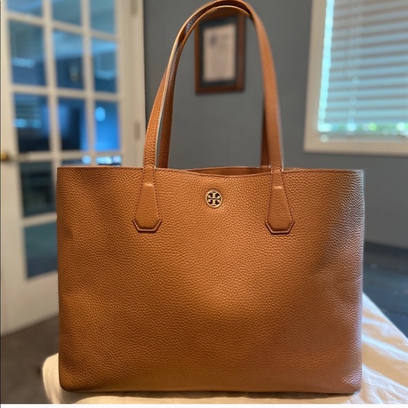 Tory Burch Handbags - Tory Burch Perry Tote